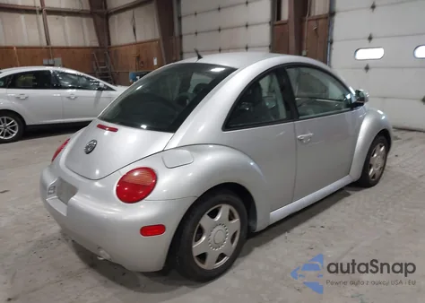 2000 Volkswagen New Beetle Gls z USA, uszkodzony, nr VIN 3VWCC21C6YM497750